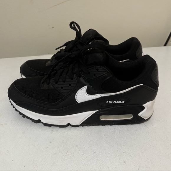 Nike Air Max Black and White Athletic Shoes - Picture 1 of 2